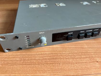 Vestax-RVD-900 Digital Reverb